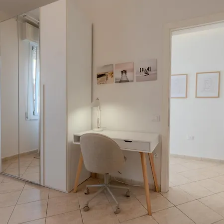 Apartment Deluxe Flat Gvaro